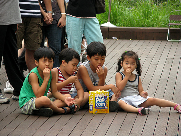 4 kids + Popcorn