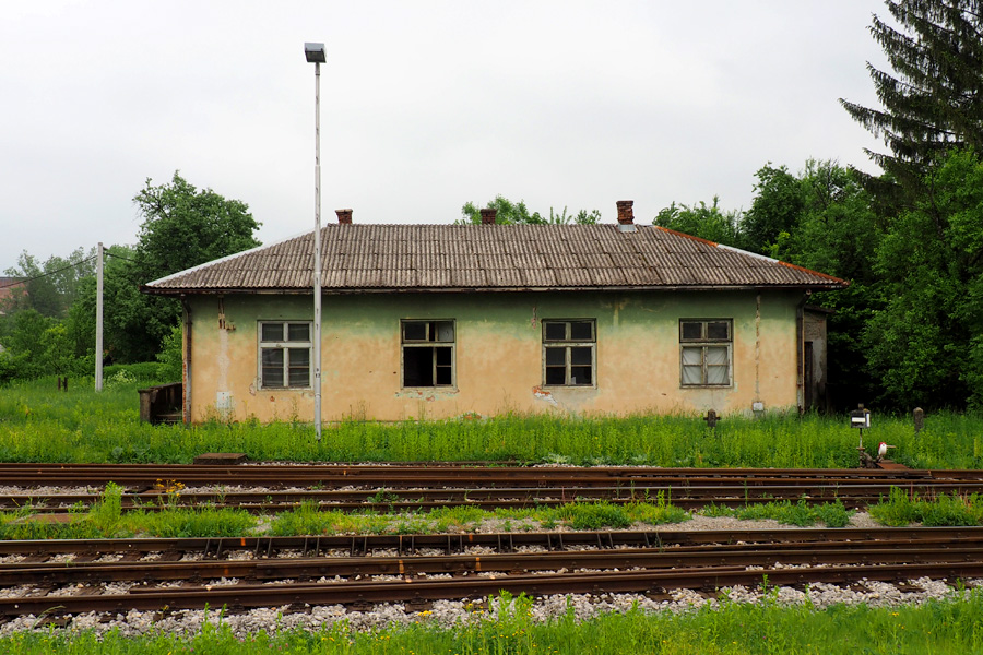 Abandoned train side building